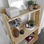 Manhattan Market Shelves