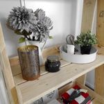 Manhattan Market Shelves