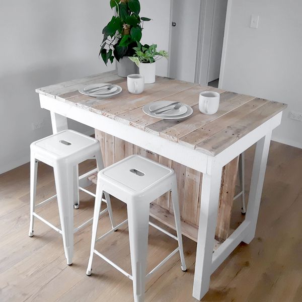 Loft House Island Bar